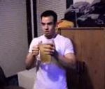 vidéo record du monde boire buveur de bière pinte demi litre 11 sec