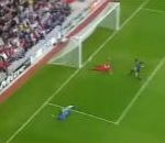 vidéo football glissade poteau joueur défenseur