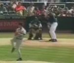 vidéo baseball collision entre deux joueurs tête assommé sport