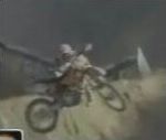 vidéo accident moto cross bosse saut atterrissage