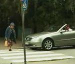 vidéo pub ikea vieille dame passage couté airbag sac à main virale viral