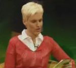 vidéo decor studio tele tombe tete presentatrice