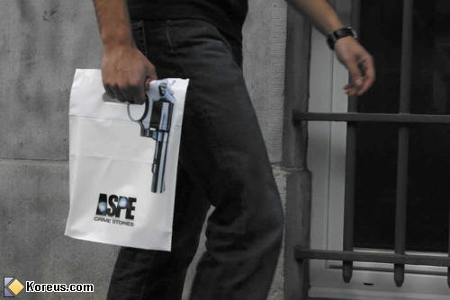 image sac plastique guerre arme à feu armée humour insolite