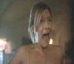 vidéo pub lynx halloween monstre attaque femme déodorant bombe défense lacrymogène coup de foudre