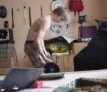 vidéo régis musculation haltère casse vitre aquarium poisson eau panique maman