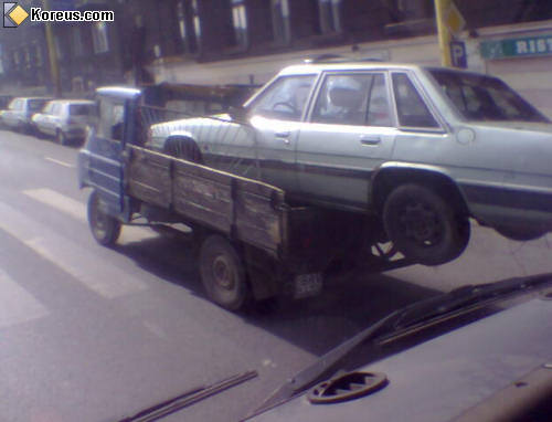 photo camion remorque voiture transport convoi exceptionnel humour insolite