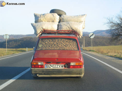 photo voiture remplie de patates pomme de terre transport convoi exceptionnel humour insolite