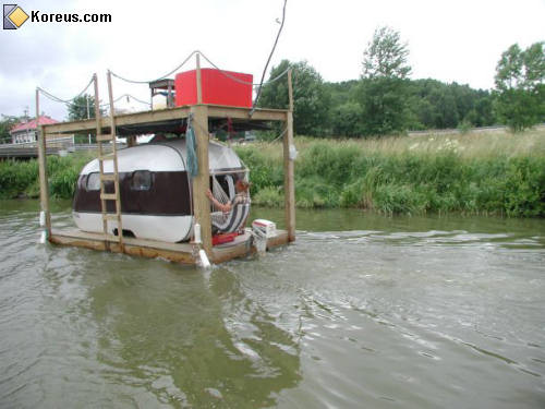 photo caravane eau bateau transport convoi exceptionnel humour insolite