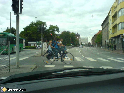 photo 5 cinq sur un vélo transport convoi exceptionnel humour insolite