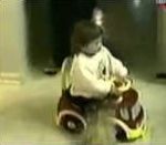 vidéo kinder jackass enfant chute compilation vidéogag gag