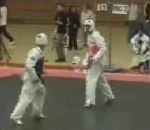 vidéo taekwondo coup de pied tête assommé