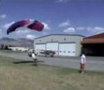 vidéo parachute collision atterrissage