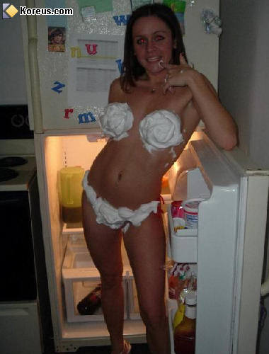 photo chantilly sous vetements femme féminin humour insolite