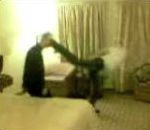 vidéo face kick coup de pied chambre tête