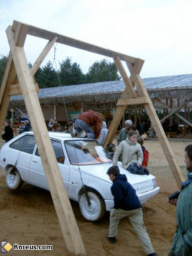 photo balançoire voiture humour insolite
