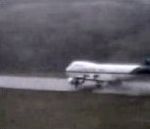 vidéo avion aquaplanning piste atterrissage