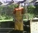 vidéo barbecue feu fesses