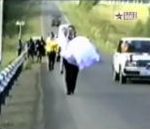 vidéo mariage camion surprise collision voiture