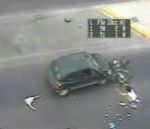 vidéo accident voiture moto homme colere collision