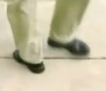 vidéo homme marche envers arriere pied