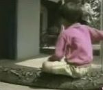 vidéo enfant animal compagnie serpent python