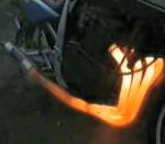 vidéo tuyau échappement rouge fusion gaz acceleration