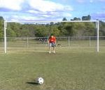 vidéo fotoball penalty tir but balle poteau tete