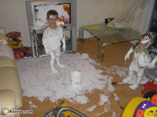photo enfant betise peinture blanche humour insolite