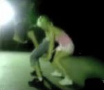 vidéo blonde backflip face contre terre