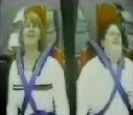 vidéo manege maman rigole fils hurle peur
