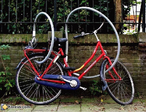 photo gros cadenas anti-vol vélo humour insolite