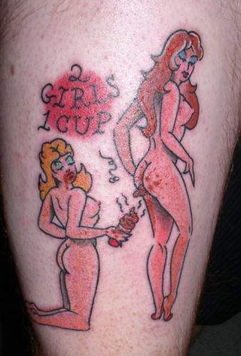 photo 2girls1cup tatouage humour insolite