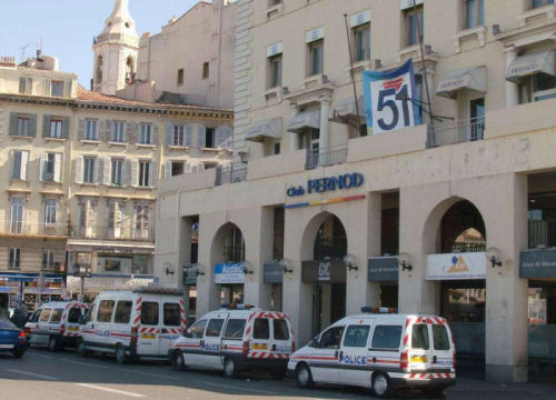 photo humour insolite pernod ricard 51 voiture police