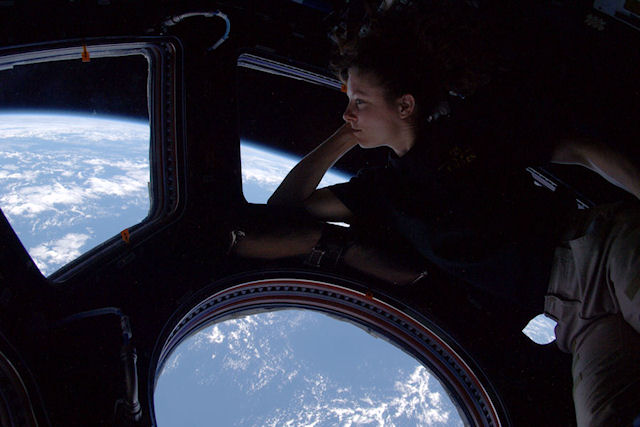 photo humour insolite vue terre iss caldwell dyson