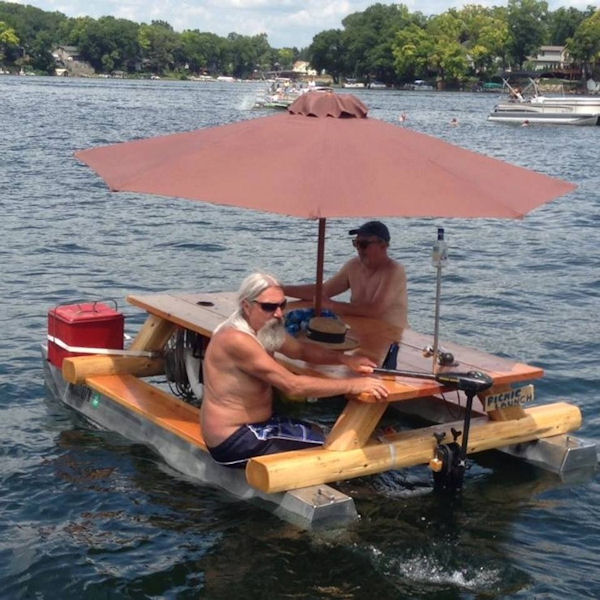 insolite camping eau pedalo