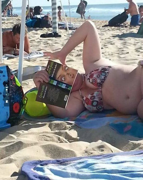insolite couverture femme livre plage tete