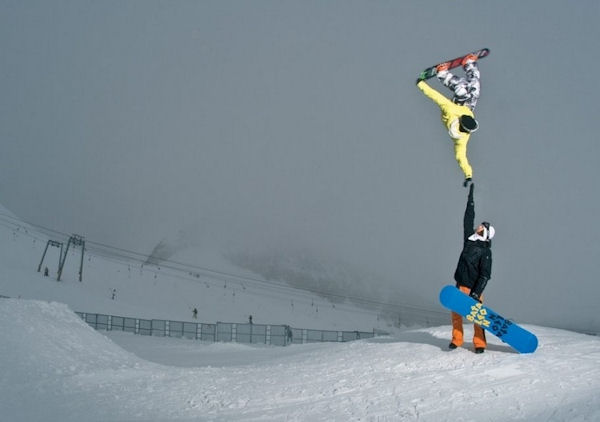 insolite figure snowboard