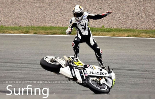 insolite moto sport