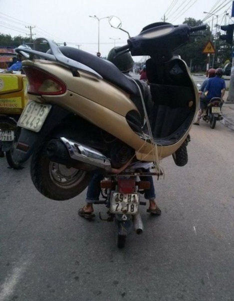 insolite mobylette scooter