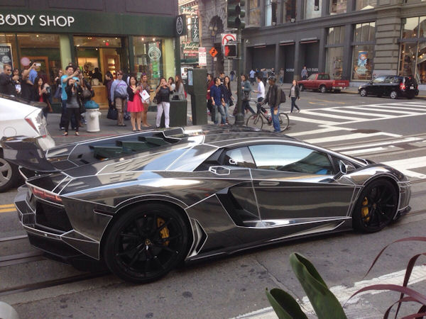insolite aventador lamborghini tron voiture
