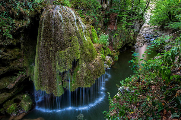 insolite cascade eau