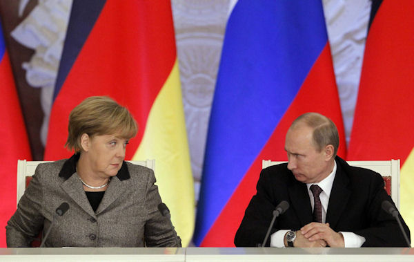 insolite merkel poutine regard