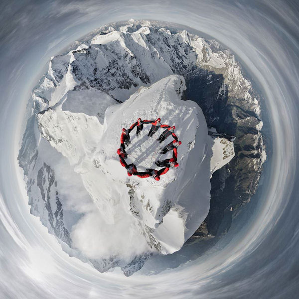 insolite alpiniste drone montagne selfie sommet