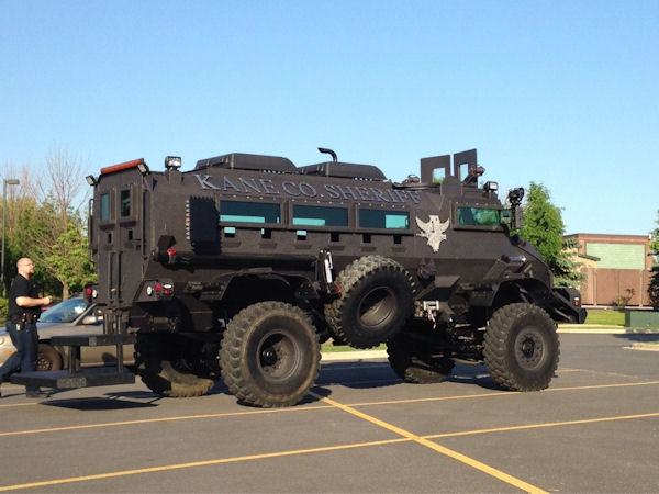 insolite sheriff voiture