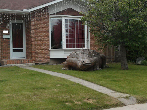 insolite decoration jardin lezard