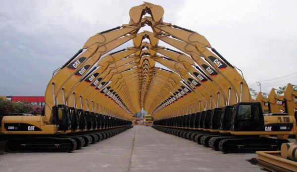 insolite haie honneur pelleteuse