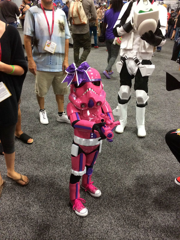 insolite fille mignon rose stormtrooper
