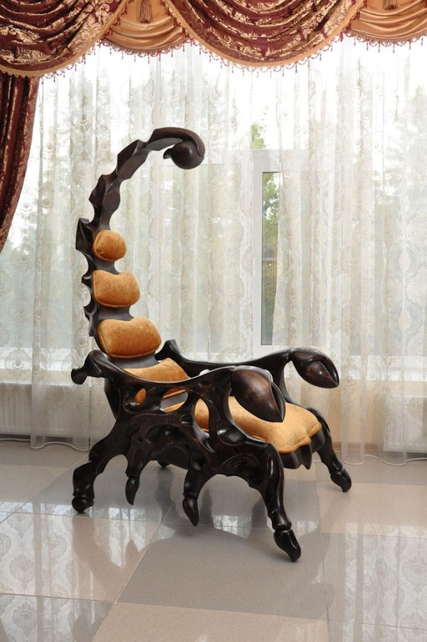 insolite fauteuil scorpion
