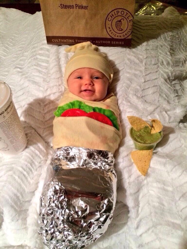insolite bebe burrito deguisement halloween