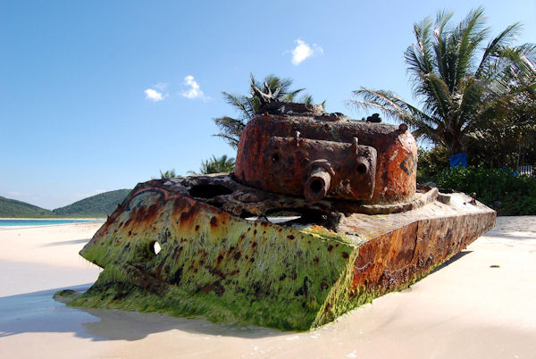 insolite char plage tank